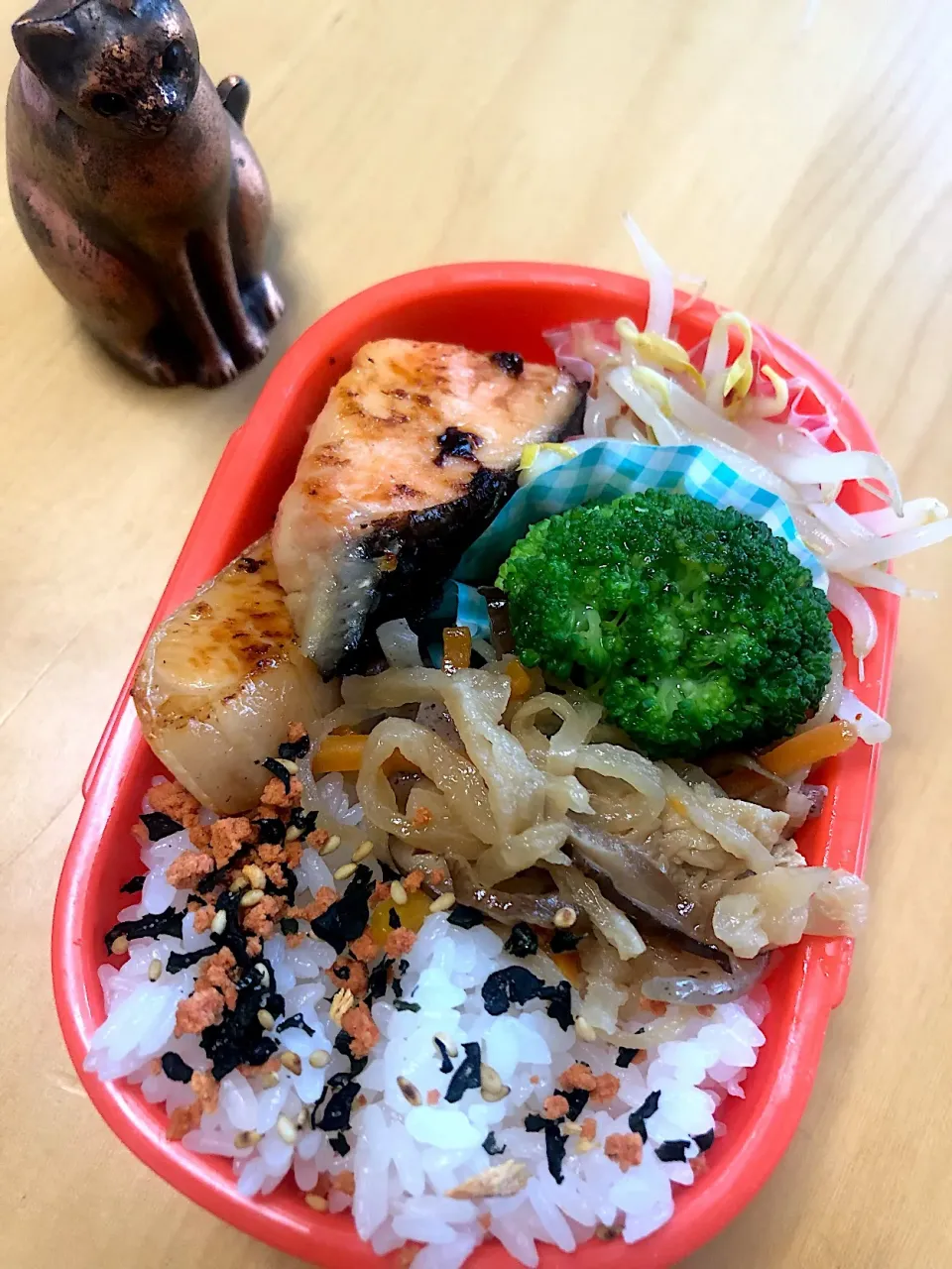 焼きシャケ もやしの和え物 ブロッコリー🥦 切り干し大根弁当|Kumiko Kimuraさん