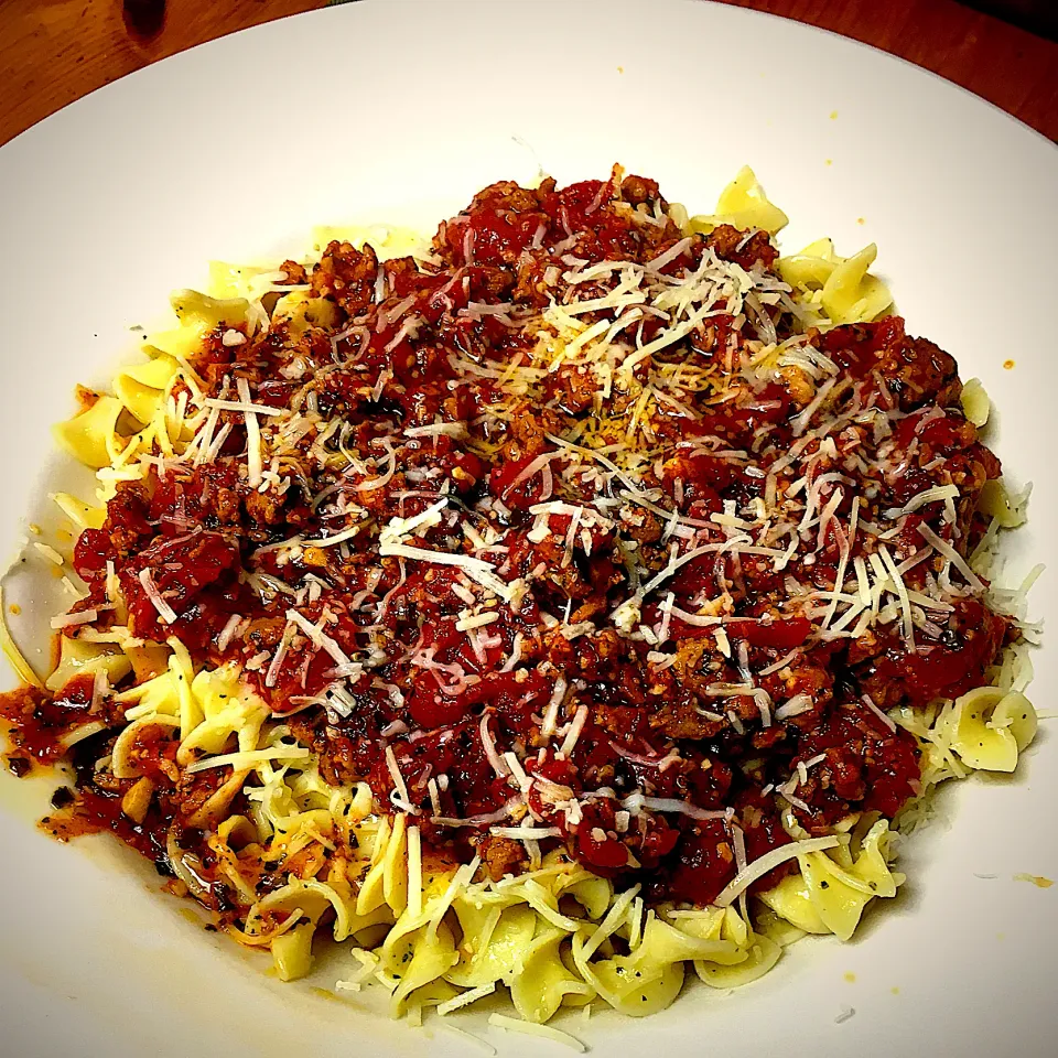 Egg Noodles With Tomato Marinara, Olive Oil, Basil, And Spicy Italian Sausage|Michaels Culinary Adventuresさん