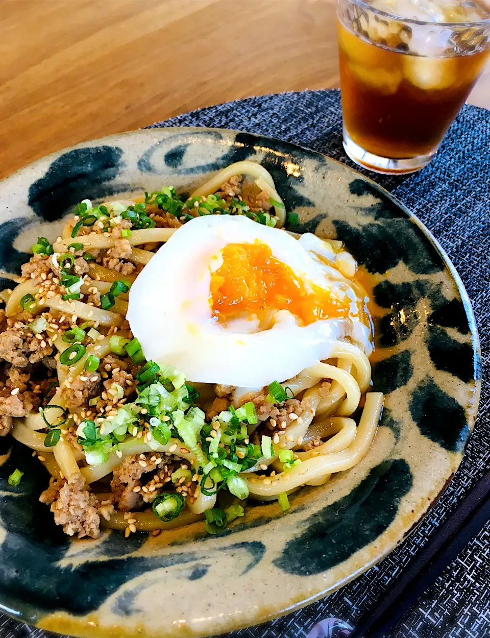 今日のお家で早めの一人ランチは                 超簡単‼️鶏そぼろで焼うどん✨|ミッチ☆ママさん