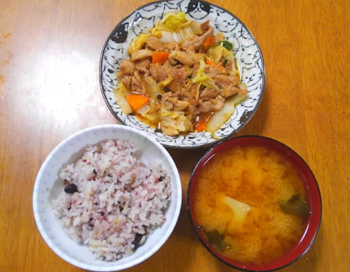 Snapdishの料理写真:８月２８日　白菜と豚こまのうま煮　山芋のお味噌汁|いもこ。さん