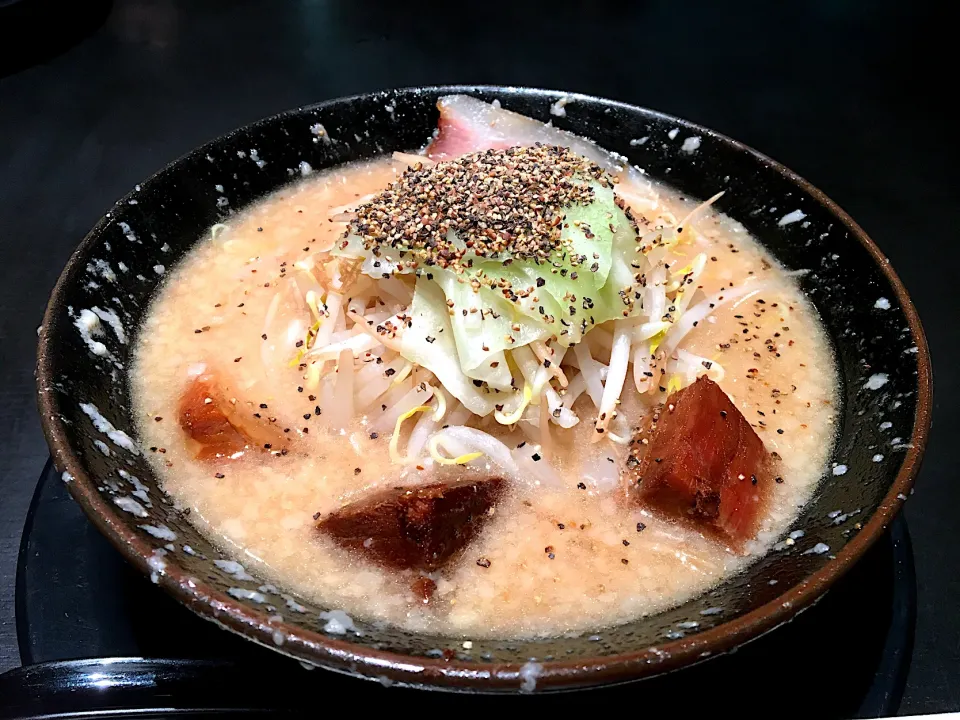 Snapdishの料理写真:とんこつラーメン|A2M1Xさん