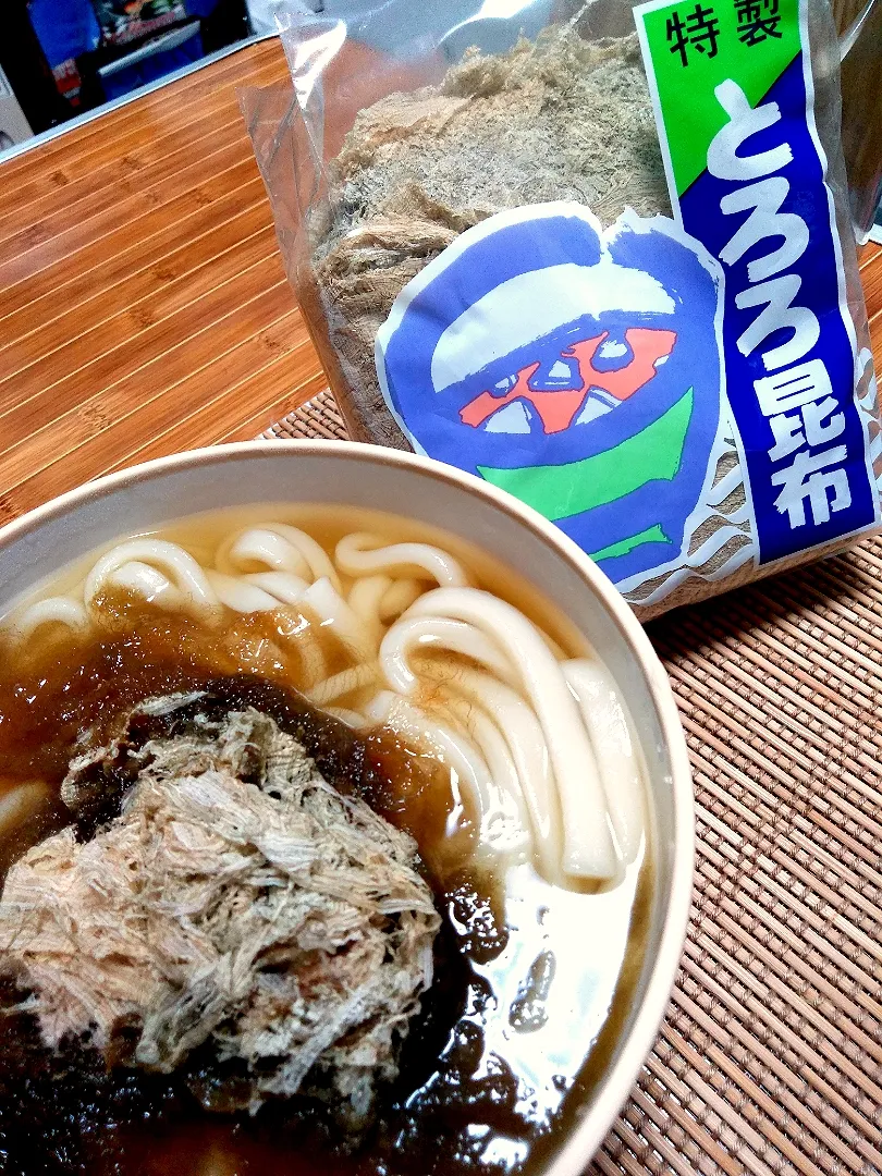 夜食のとろろ昆布うどん|いくたん140さん