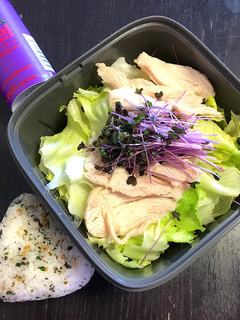 Snapdishの料理写真:サラダ🥗弁当|かおりちんばぁさん