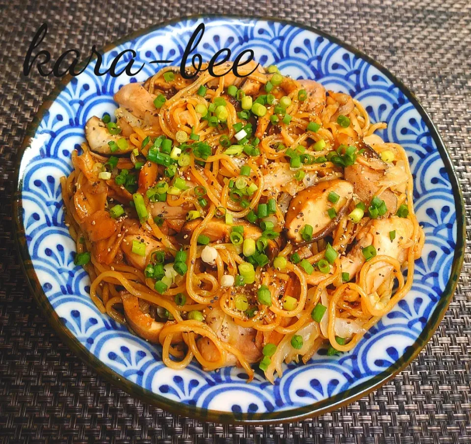 お弁当にも◎♪鶏ときのこの絶品バターソース焼きそば|からあげビールさん