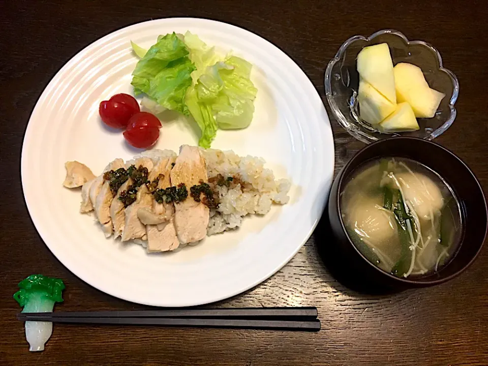 シンガポールチキンライス、水餃子、りんご|カドラさん