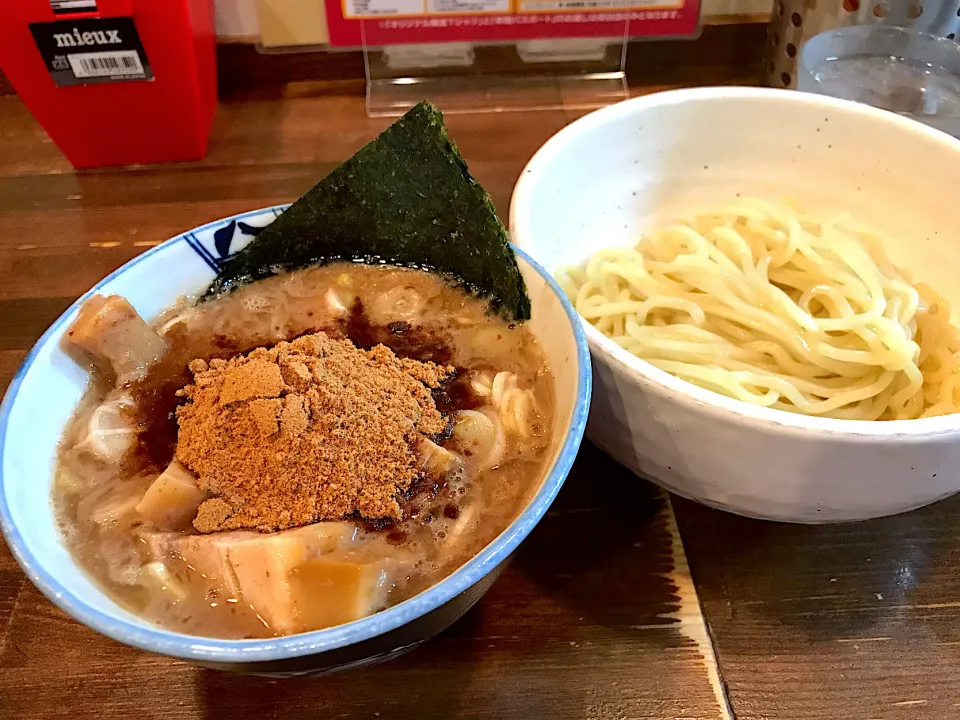 Snapdishの料理写真:つけ麺 肉増し|マハロ菊池さん