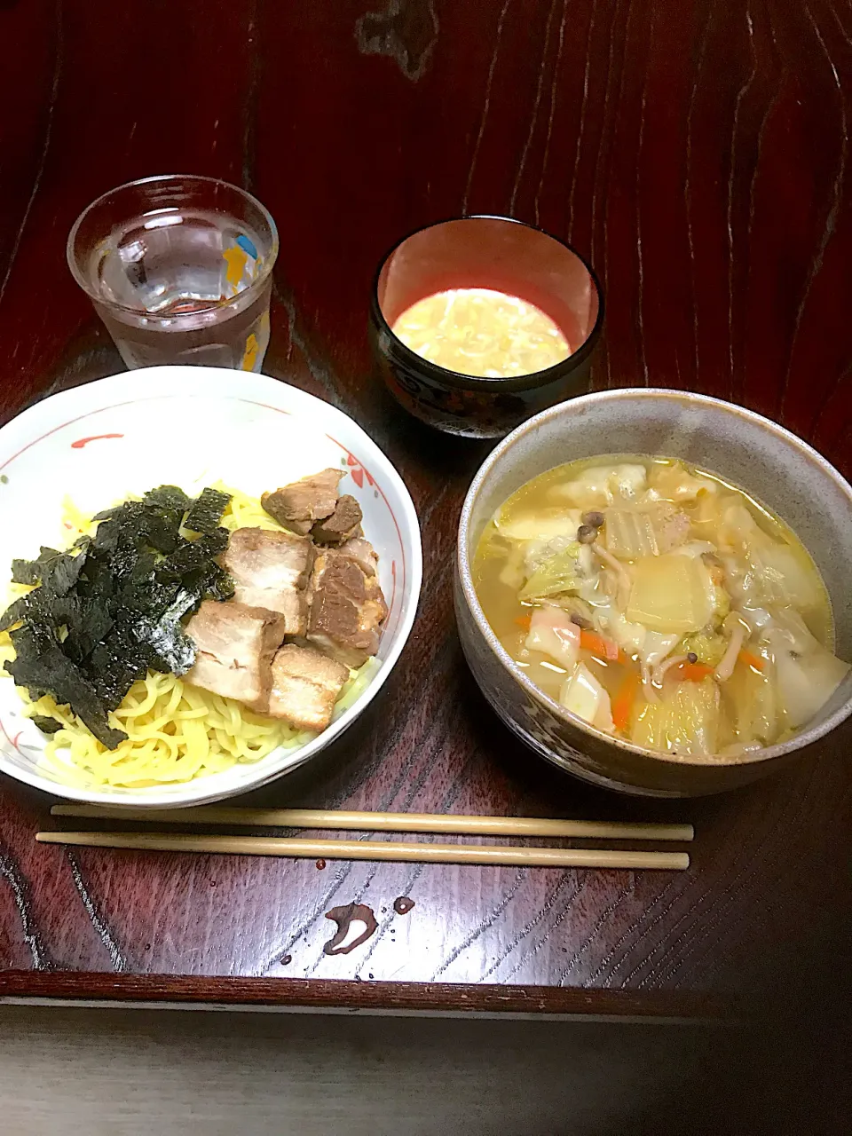 つけ麺(ごま味).餃子の皮でワンタン風野菜スープの晩御飯🍜|ちーさん