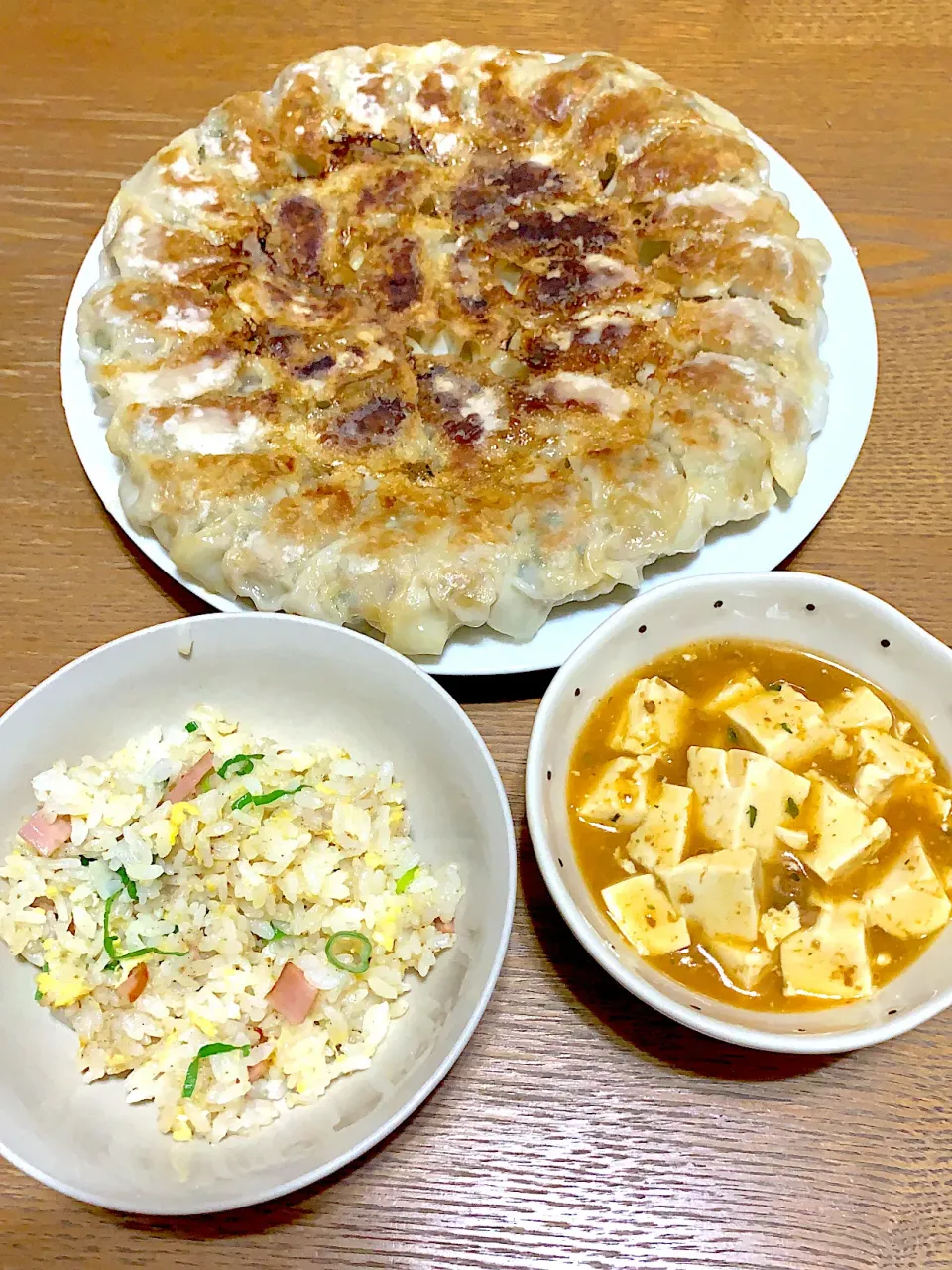 Snapdishの料理写真:羽根つき餃子！|もぐぷーさん