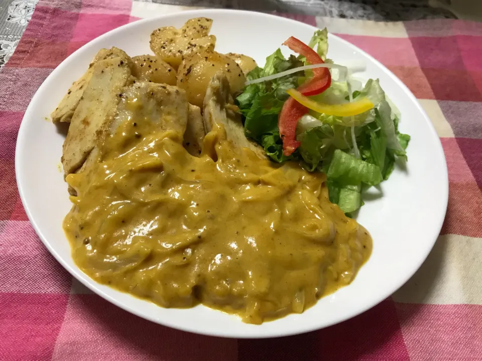 鶏胸肉のソテー カレーソース添え|ハルのただ飯さん