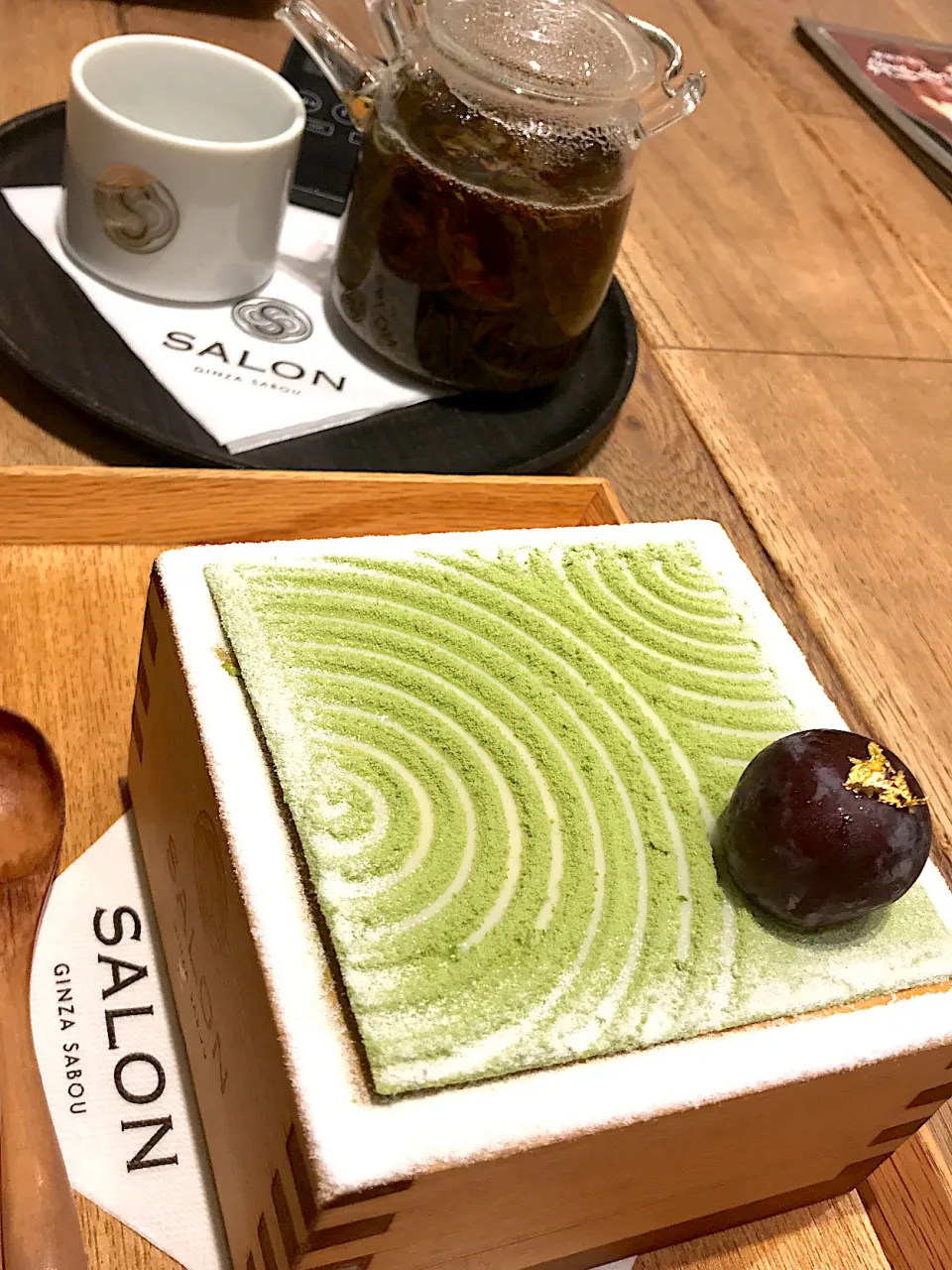 茶房庭園パフェ🍵   巨峰🍇  ホワイトチョコ  渋皮栗🌰  白玉  パールパフ  小豆  抹茶アイス  抹茶寒天🍃   紅茶 月のかをり☕️|ch＊K*∀o(^^*)♪さん