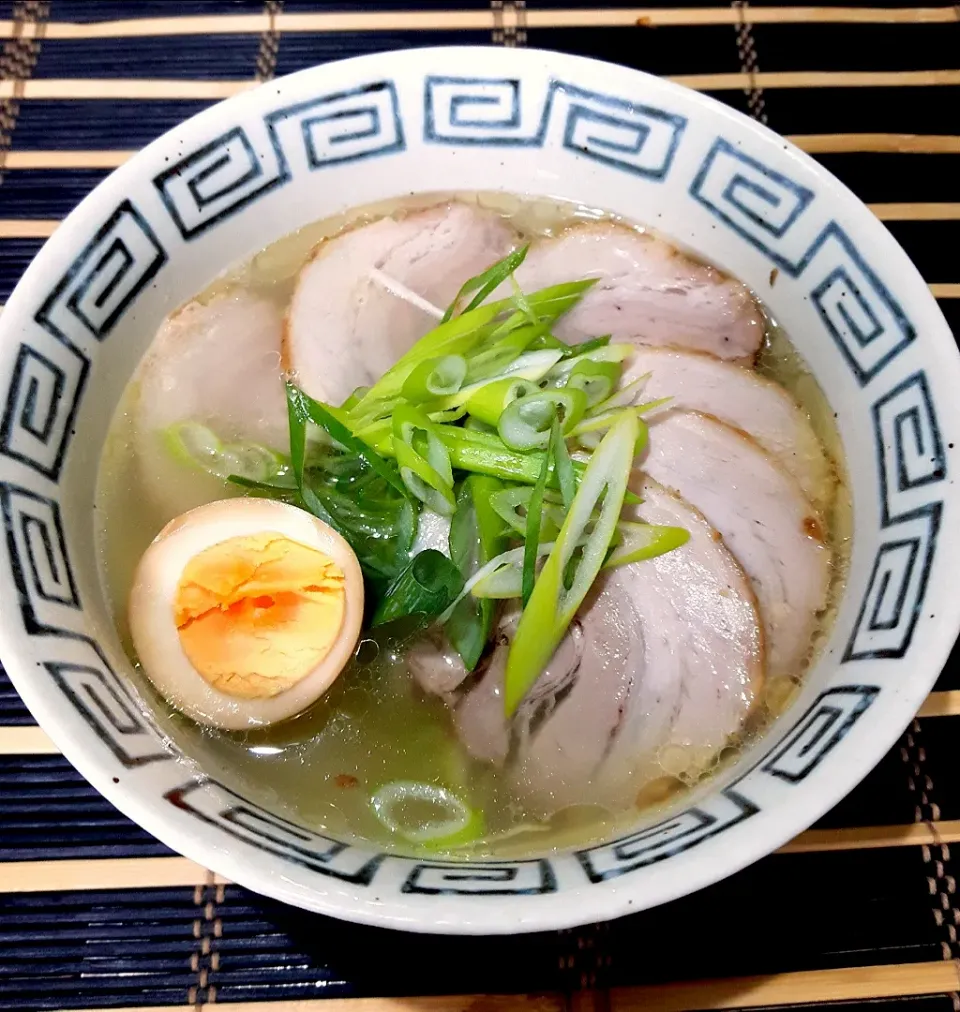 コラーゲン染み込むスープのチャーシュー麺|ナオミさん