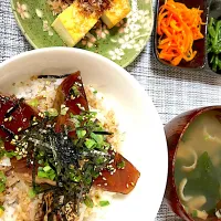 Snapdishの料理写真:鰹のタタキ丼|sabaさん