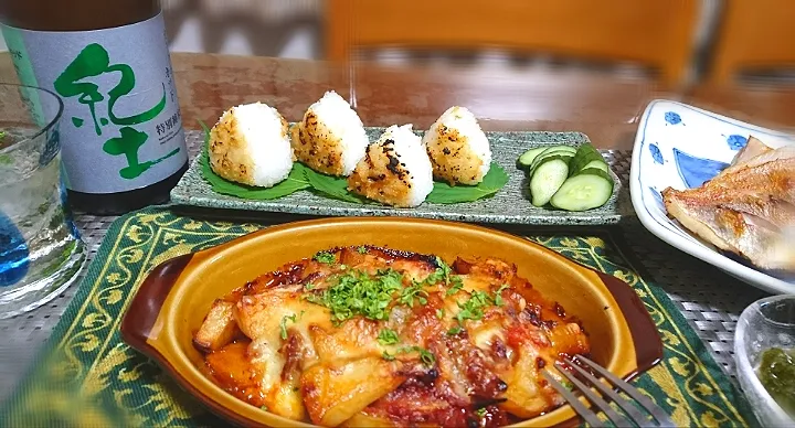 ポテトミートグラタン🥔
連子鯛  塩焼き🐟
味噌焼きおにぎり🍙🍶|びせんさん