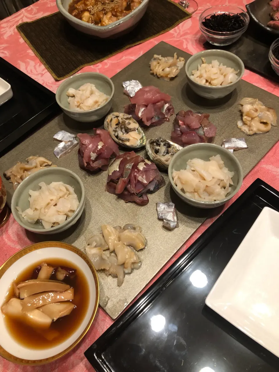 Snapdishの料理写真:漆プレートのお刺身盛り合わせ|Kouetsu Uenoさん