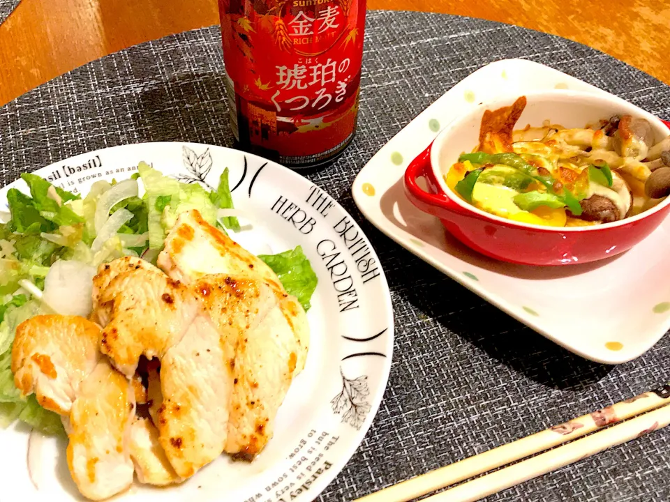 鶏むねのスパイス焼きとパプリカキノコのマヨ醤油チーズ焼き|とみぃさん