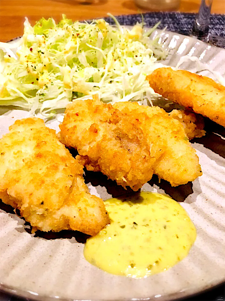 しっとり鶏胸肉のハーブ揚げ✨                   サミカさんのバジルマヨ付き💕|ミッチ☆ママさん