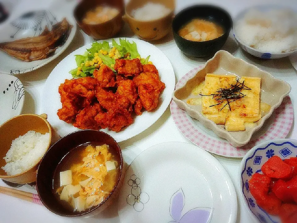 夕食(^ー^)
唐揚げ(レタス&コーン)
焼き魚(アジ)
油揚げのチーズ焼き
しらすと卵と豆腐のスープ|プリン☆さん