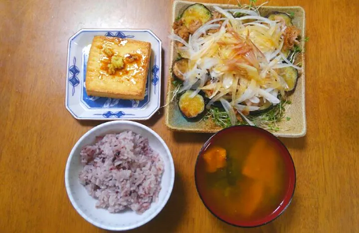 ９月１日　なすと豚肉の竜田揚げポン酢がけ　厚揚げ　かぼちゃのお味噌汁|いもこ。さん