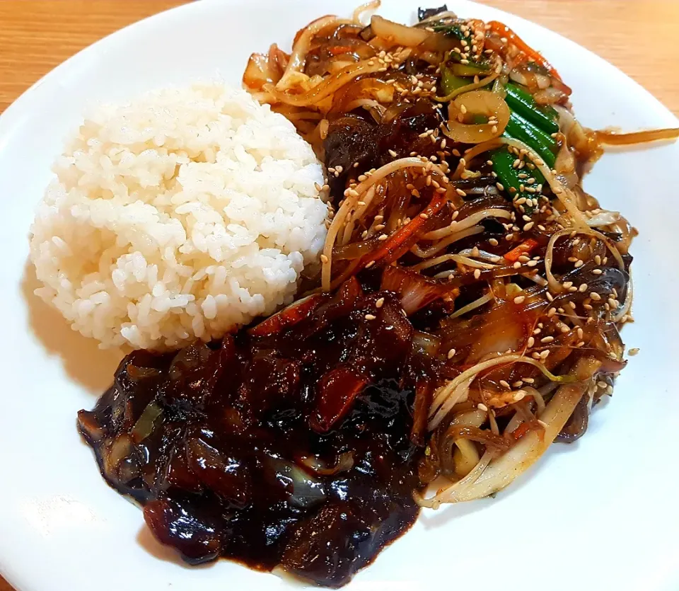 중식) Rice with Stir-fried Glass Noodles andVegetables (로마자표기: japchae bap) 잡채밥|up0516さん