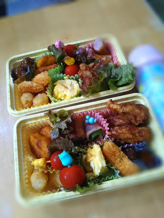 Snapdishの料理写真:双子のランチ使い捨て容器のお弁当😁|Sakuraちゃんさん