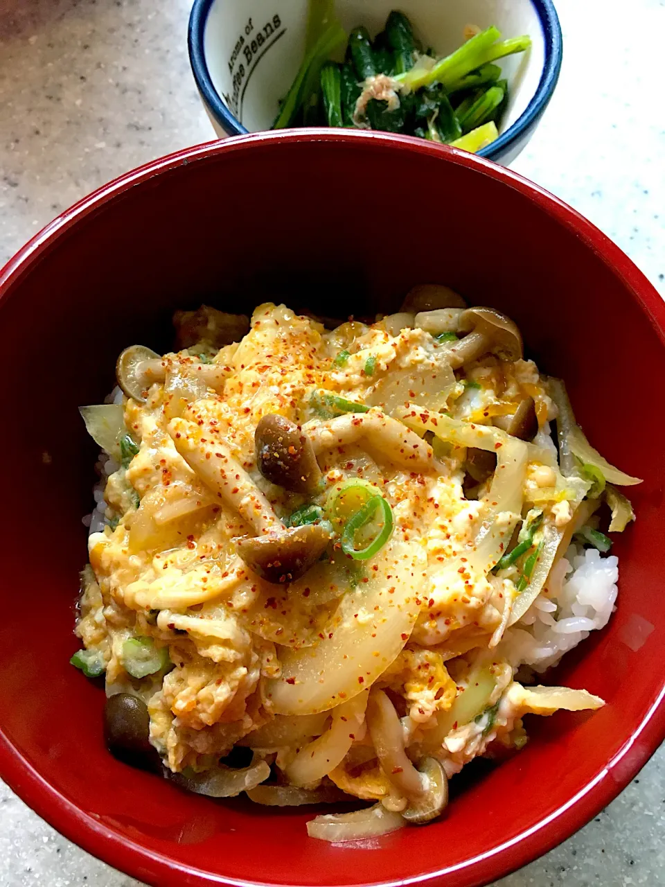 キノコと玉ねぎの卵丼 lunch|ようか✩.*˚さん