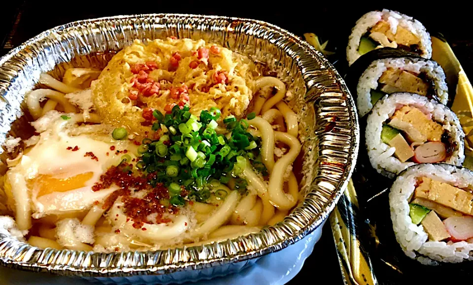 今日のランチ                                        ・鍋焼きうどん、上巻きハーフ                       #麺好き男の手抜きランチ|mottoさん