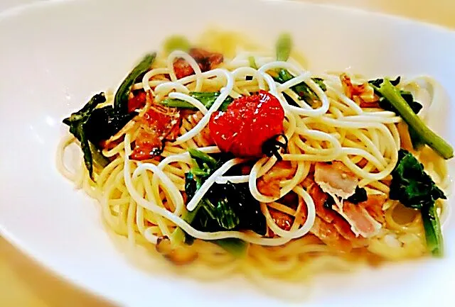 ほんじつのまかない・ホウレン草とベーコンのペペロンチーノ|のも💛さん