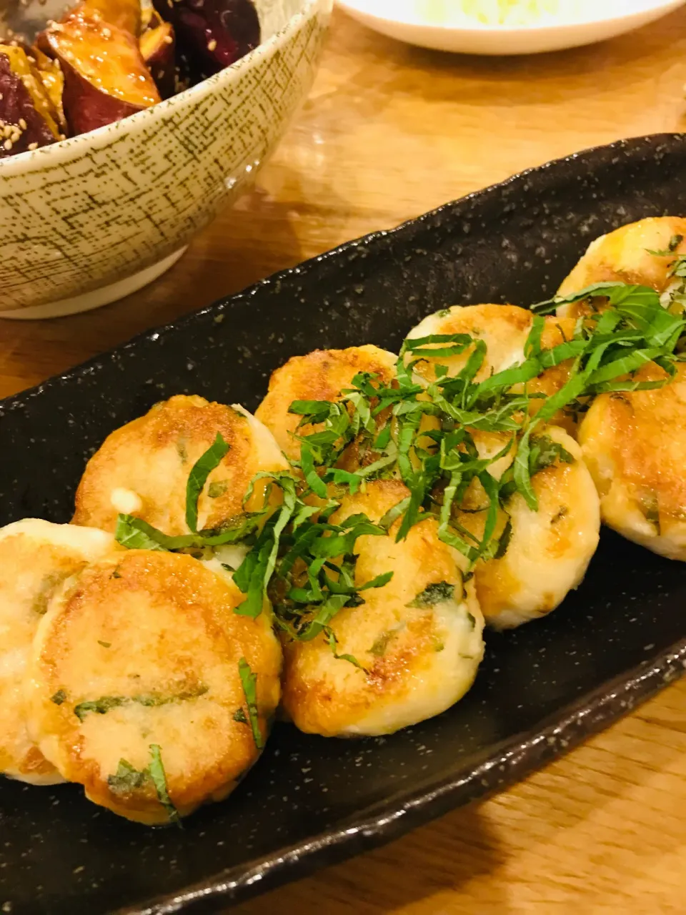 Tomoko Itoさんの料理 ハンペンと蓮根のチーズ焼き💗|だまさん