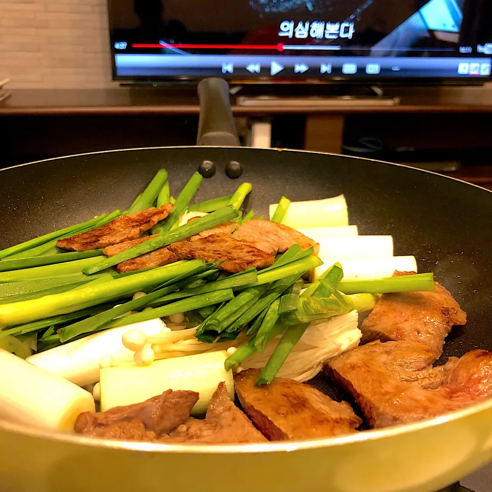 焼肉始めたのに結局野菜ばかり食べてしまう😅|ヨッチャンさん