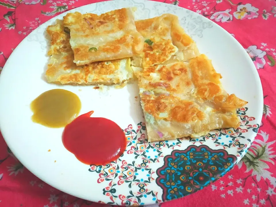 Snapdishの料理写真:moghlai paratha|riyaraynaさん