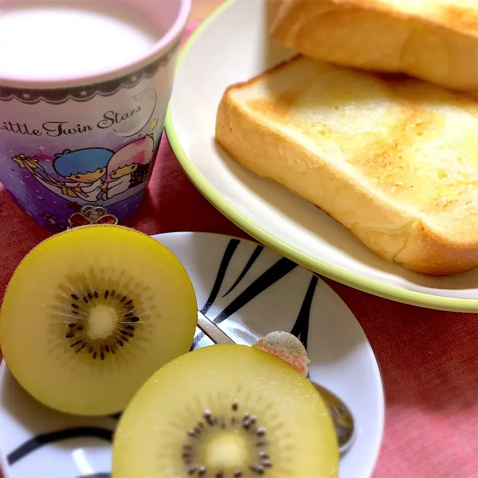 シンプル朝ご飯|akubiさん