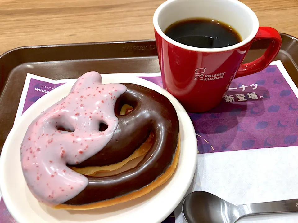 Snapdishの料理写真:チョコ・ジャック仮面 w/ ミスドブレンドコーヒー|T. Wonderさん