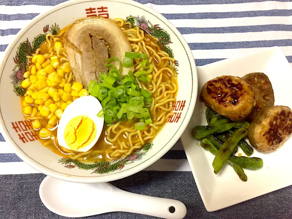 Snapdishの料理写真:味噌ラーメン、蓮根つくねとシシトウの甘辛餡|jackybeanさん