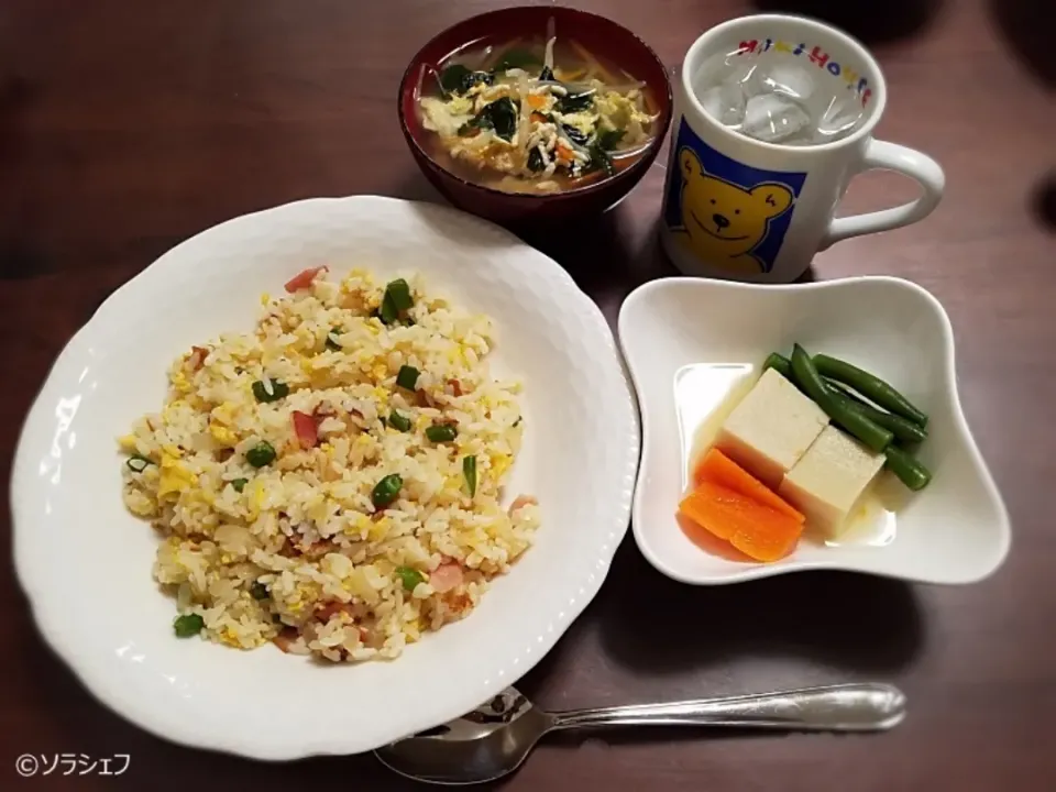 9/10の晩ご飯だよ(*^^*)
★炒飯
★高野豆腐の含め煮
★鶏ひき肉ともやしのかき玉スープ|ソラシェフさん