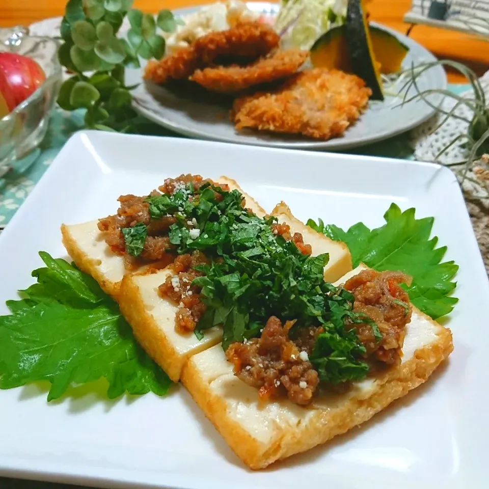 sakurakoさんの料理  肉味噌厚揚げ乗せ焼き～🎵|とまと🍅さん