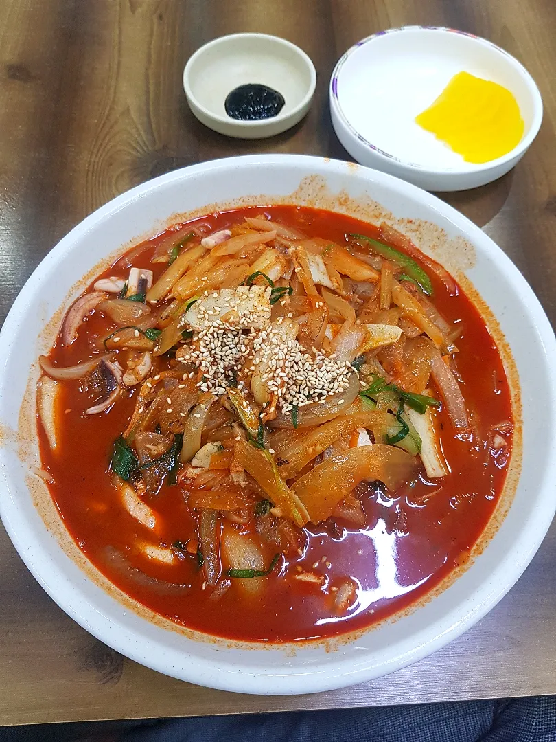 (중식) Spicy Seafood Noodle Soup 
(로마자표기: jjamppong myeon)|up0516さん