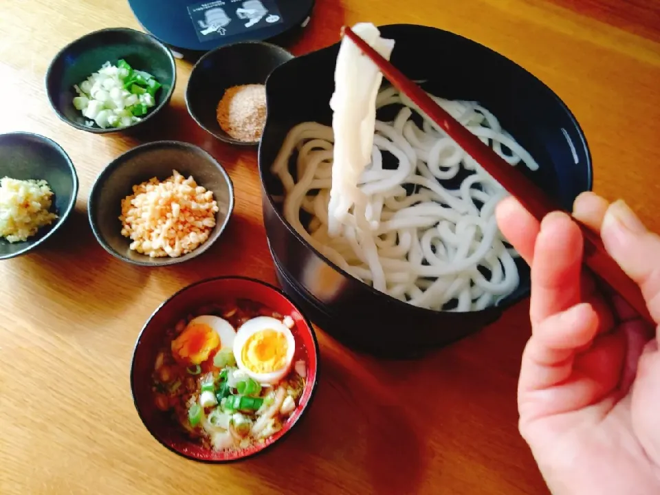 シロカちょいなべで　○🐢釜揚げうどん🍜風～😁ゆで玉子トッピング|Naomi Furuyaさん