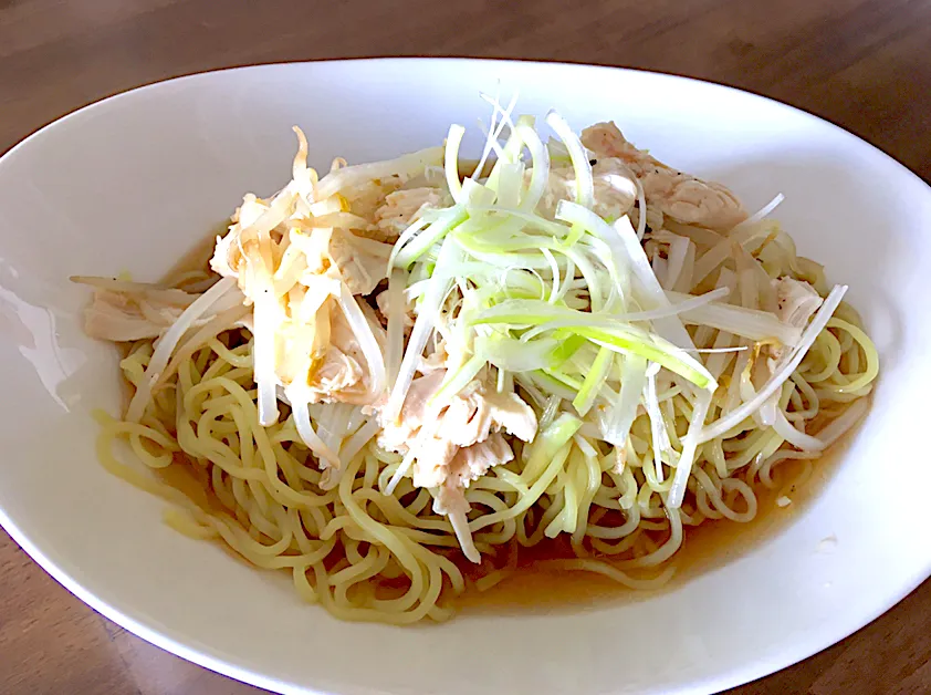 鷄むね肉のぶっかけ塩ラーメン 〜 本日の日経ARのレシピ   簡単でうまい！ 家族にも好評でした(^o^)/|リフルシャッフルさん