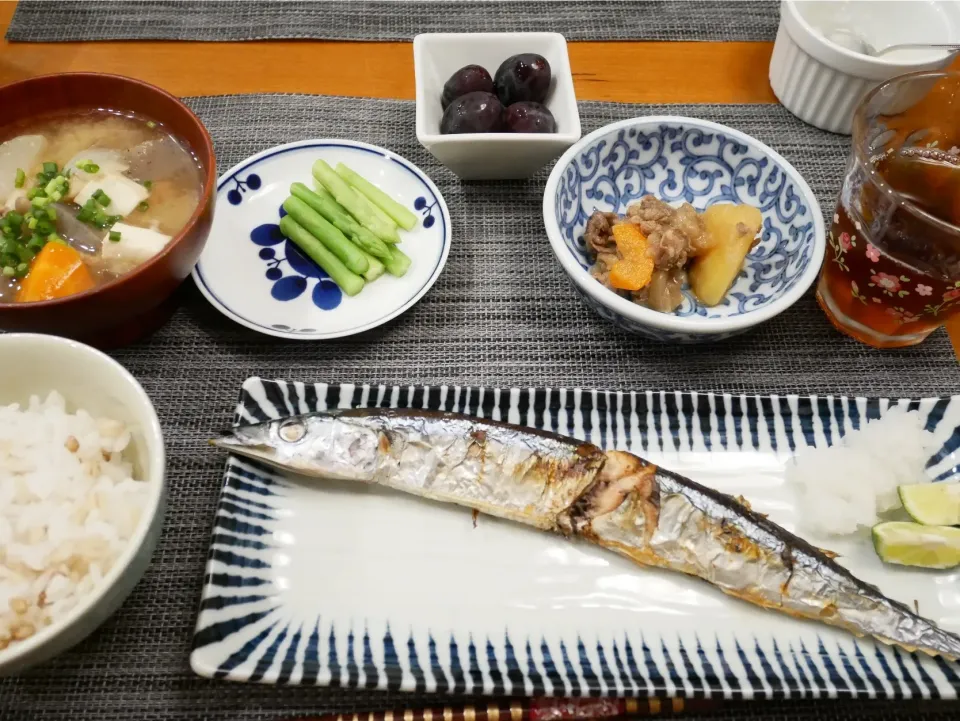 Snapdishの料理写真:19/09/14 夕飯♪ 秋刀魚の塩焼き|ikukoさん