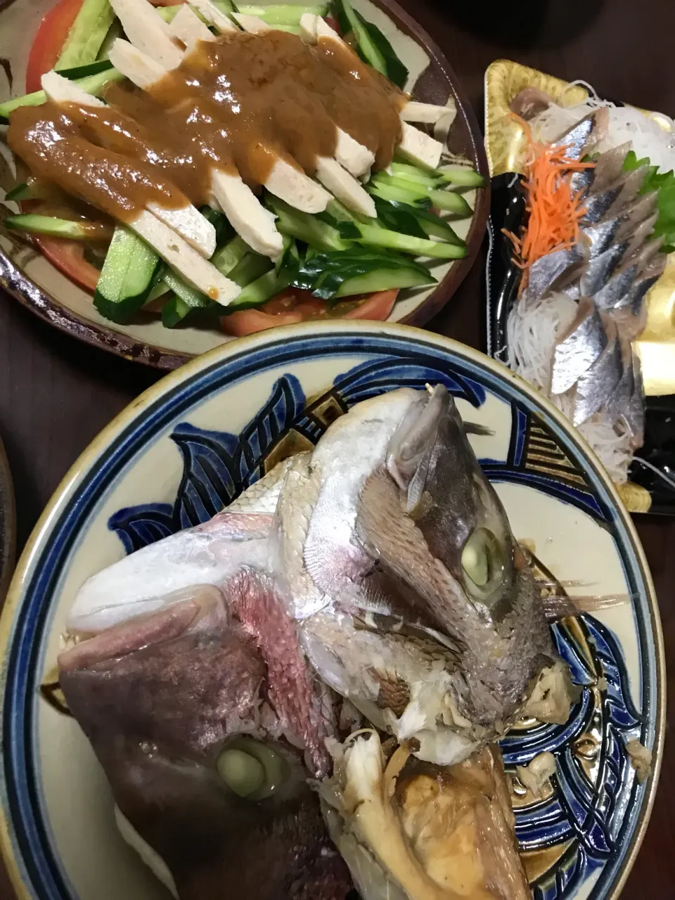 9月15日晩ご飯。鯛あら煮、サラダチキンでバンバンジー、秋刀魚のお刺身、カニカマ。|あやさん