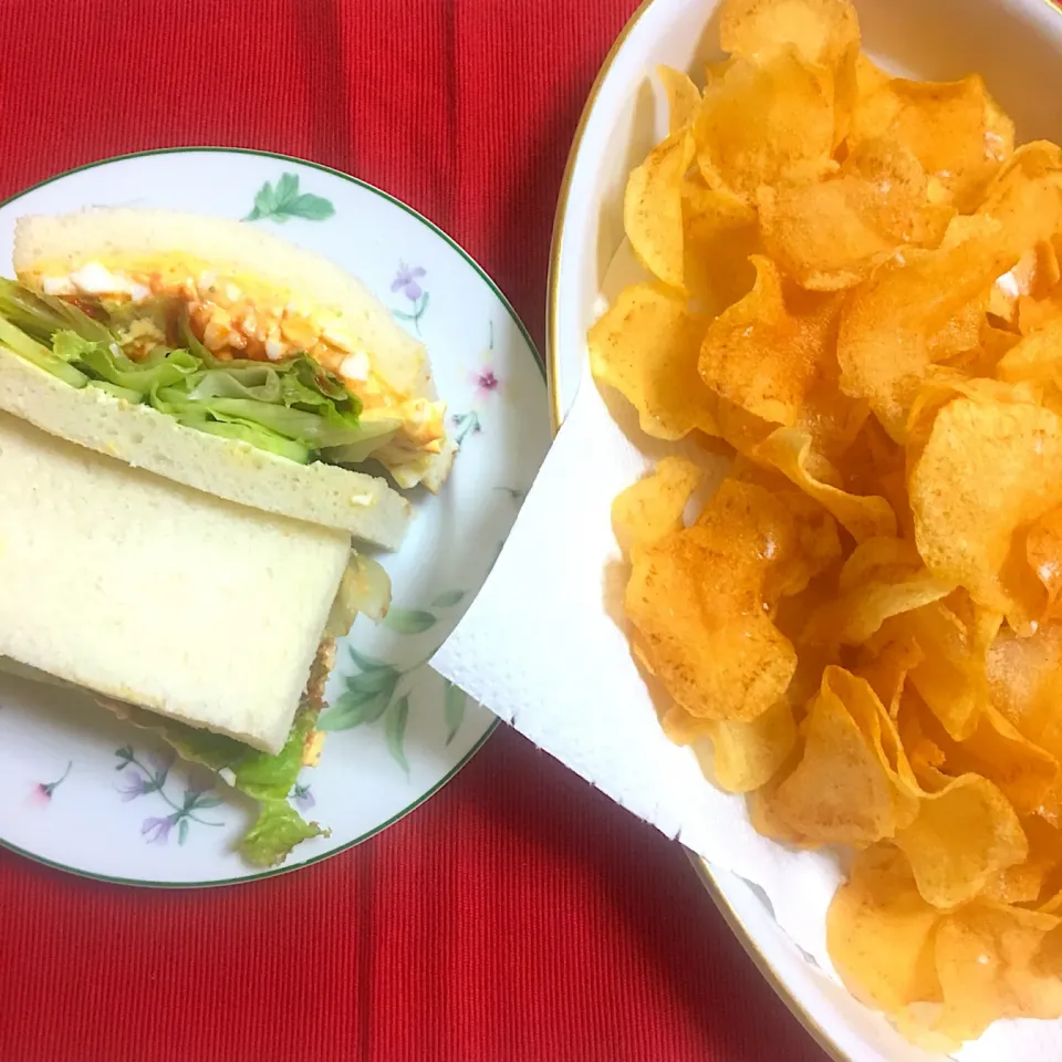 手作りポテトチップス🍟&たまごサンド|Kuraraさん