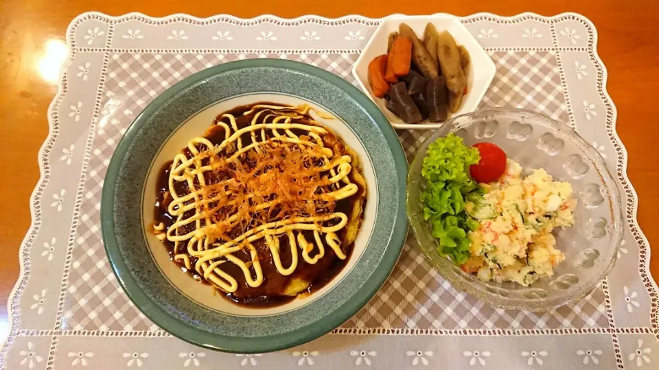 お好み焼き  おからサラダ  ゴボウとこんにゃくとニンジンの煮物✌️|chikakoさん