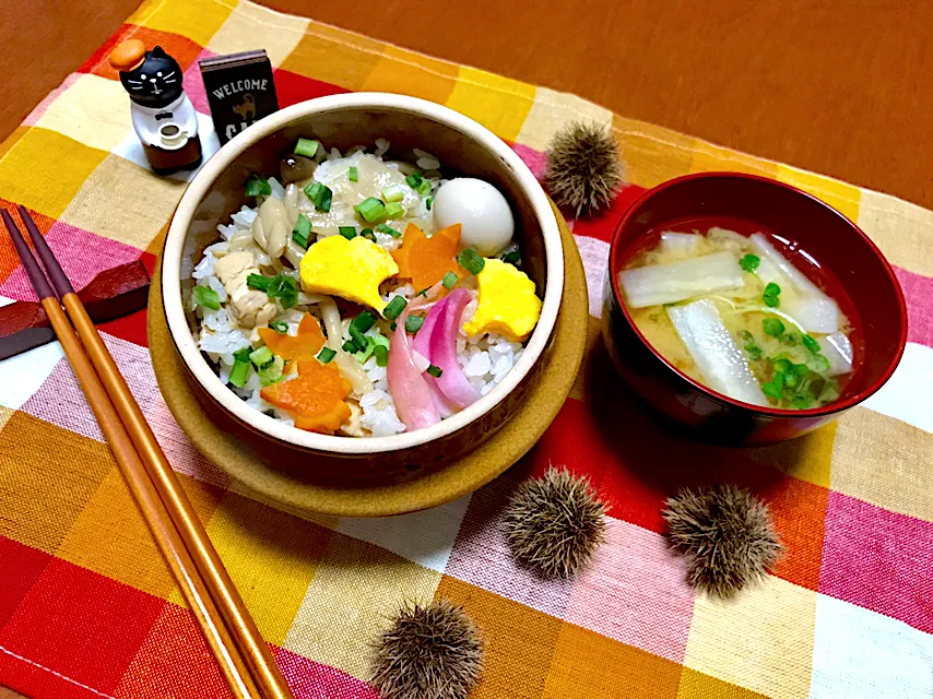 Snapdishの料理写真:釜めし〜💕大根のお味噌汁付き😋|バシュランさん