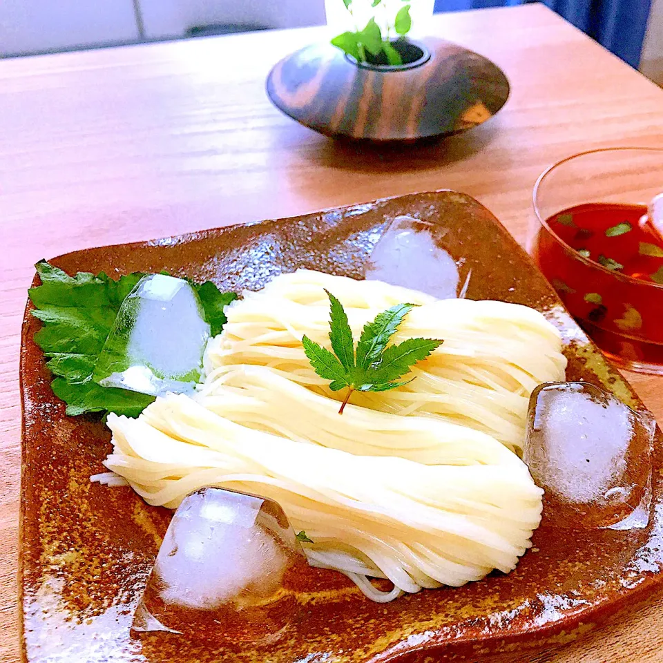 昼は簡単   三輪素麺😋|Sの食卓さん