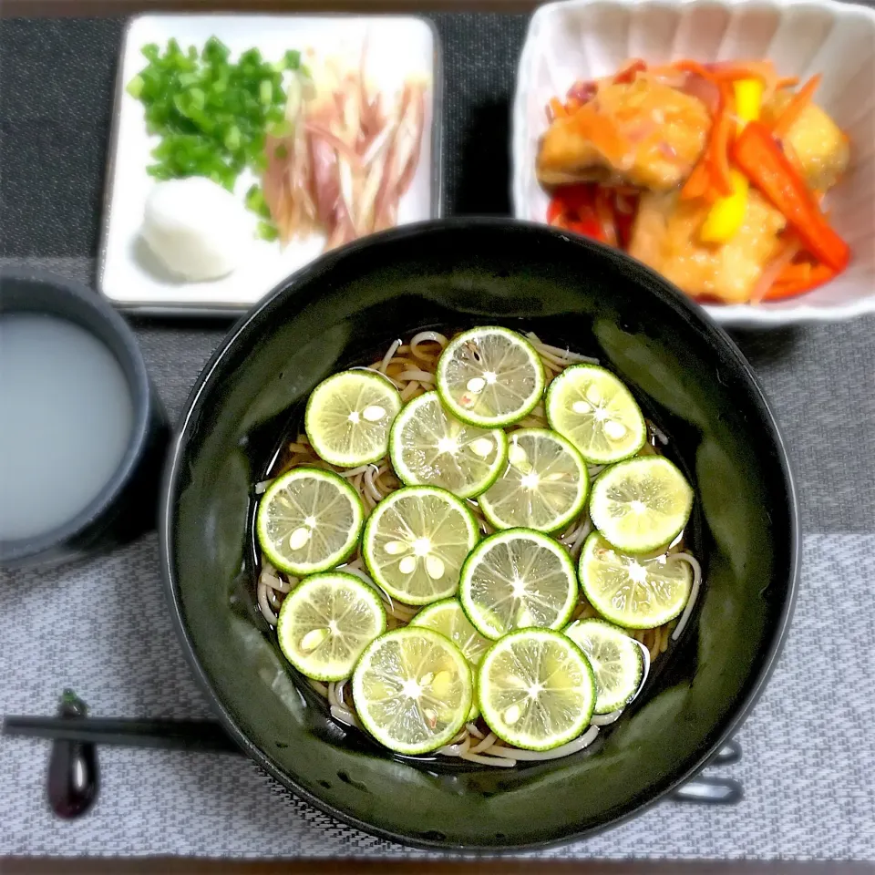 にゃあ（芸名）さんの料理🥒冷かけすだち蕎麦|momono1さん