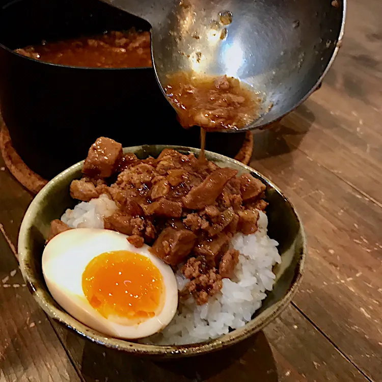 台湾屋台風汁だく魯肉飯|koji toyodaさん