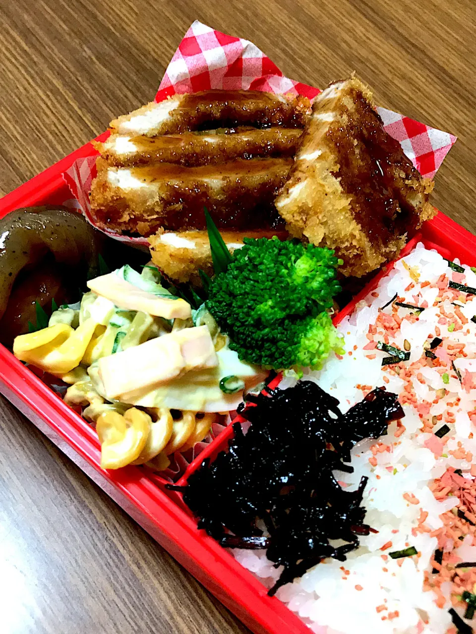 Snapdishの料理写真:夜勤弁当♡ヒレカツ|utaさん