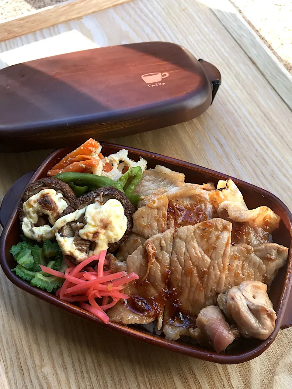 豚の生姜焼き丼弁当|二キィさん