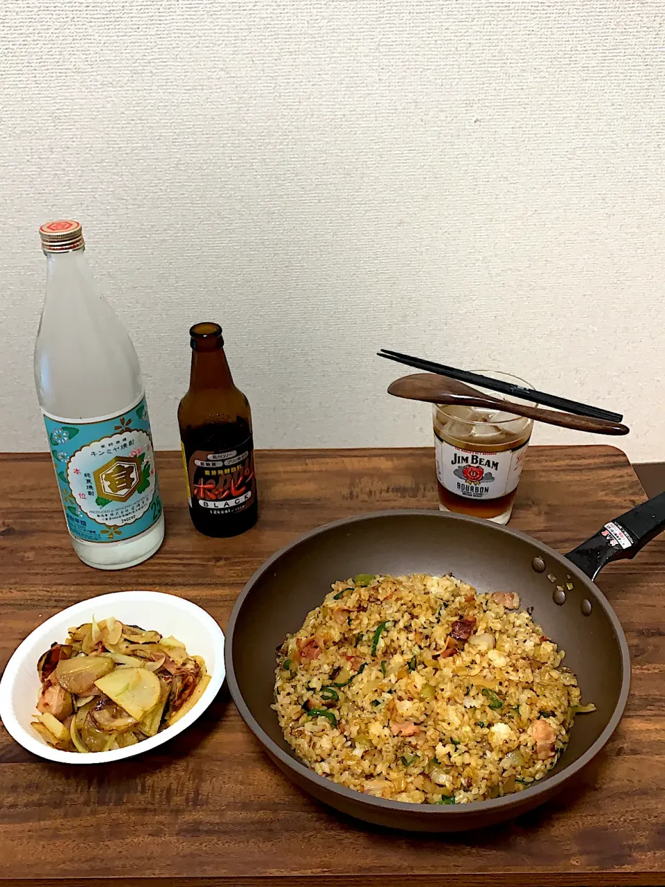 Snapdishの料理写真:ニンニク醤油の焦がし飯とジャーマンポテト風で晩酌|Yさん