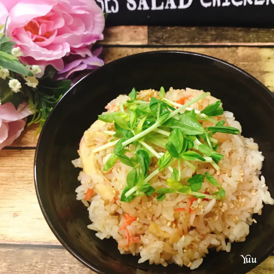 ゆぅ。さんの料理 カニカマとお揚げの炊き込みご飯〜少し改良版〜|ゆうさん